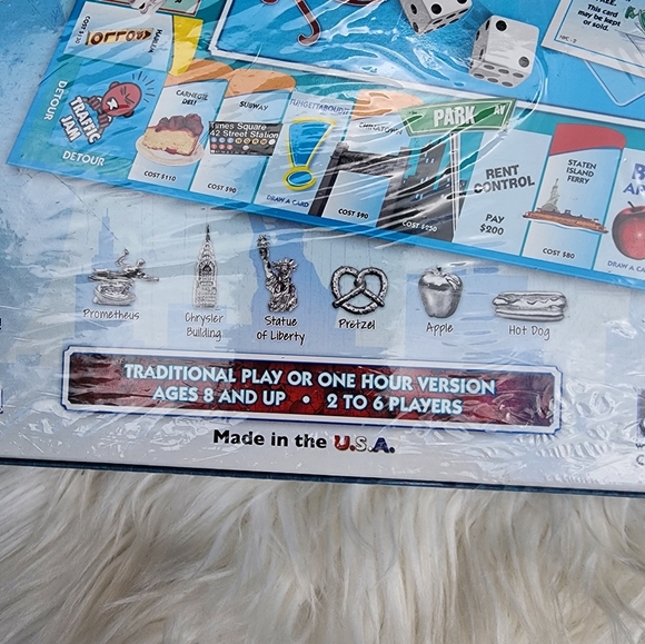 New York 🍎 Opoly..Monopoly with NY Theme NEW - Picture 2 of 7
